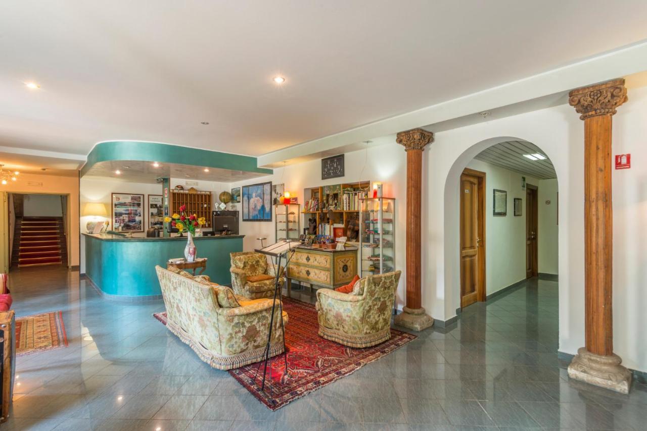 Hotel Le Rocce Magione Extérieur photo